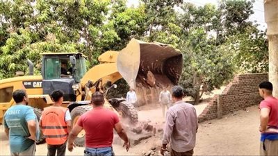 حملة لإزالة المخالفات في النفيشة وتوسعة الطريق إلى 10 أمتار بمتابعة من مركز ومدينة الإسماعيلية