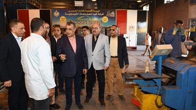 وزير الإنتاج الحربي المهندس محمد صلاح يقوم بزيارتين مفاجئتين لمصنعي قها للصناعات الكيماوية وبنها للصناعات الإلكترونية لدعم التصنيع العسكري والمدني وتحقيق التنمية المستدامة