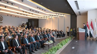 رئيس الوزراء يتابع مشروعات جهاز مستقبل مصر ويؤكد دعم خطة الدولة للتنمية الزراعية والصناعية وزيادة الرقعة الزراعية واستثمار الموارد الطبيعية لتحقيق التنمية المستدامة
