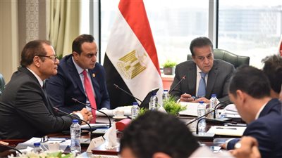 نائب رئيس مجلس الوزراء يترأس اجتماع اللجنة التنسيقية لمنظومة التأمين الصحي الشامل ويؤكد تسريع تطبيقها بجميع محافظات الجمهورية لضمان تغطية صحية متكاملة