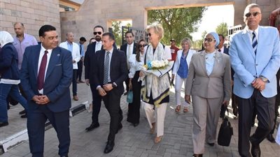 زيارة تاريخية تؤكد ثقة الشركاء الدوليين في الرعاية الصحية بمصر: سفيرة الاتحاد الأوروبي ومحافظ أسوان يتفقدون مستشفيات الهيئة ويشيدون بتطور الخدمة