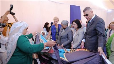 محافظ أسوان يدشن مشروع “تحويشة” لتعزيز التمكين الاقتصادي للمرأة وتنمية الأسرة المصرية ضمن مبادرة حياة كريمة