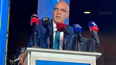 وزير الري يشارك في 