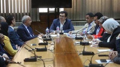 وزير الثقافة يؤكد في اجتماع موسع مع قيادات دار الكتب والوثائق القومية أهمية التحول الرقمي وتطوير خدمات الباحثين ودعم صناعة النشر المصري