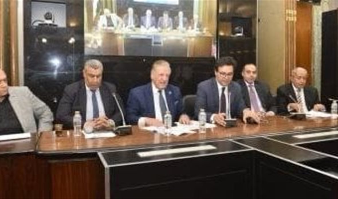 وزير الثقافة يطرح