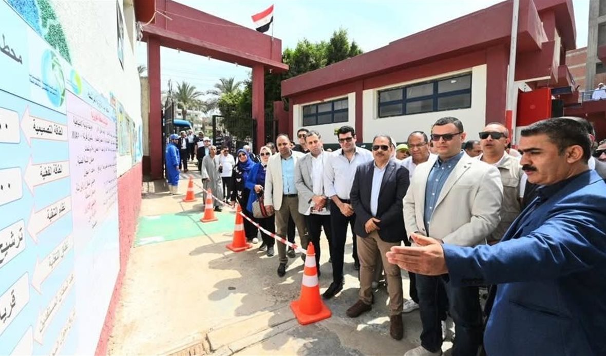وزير الإسكان ومحافظ