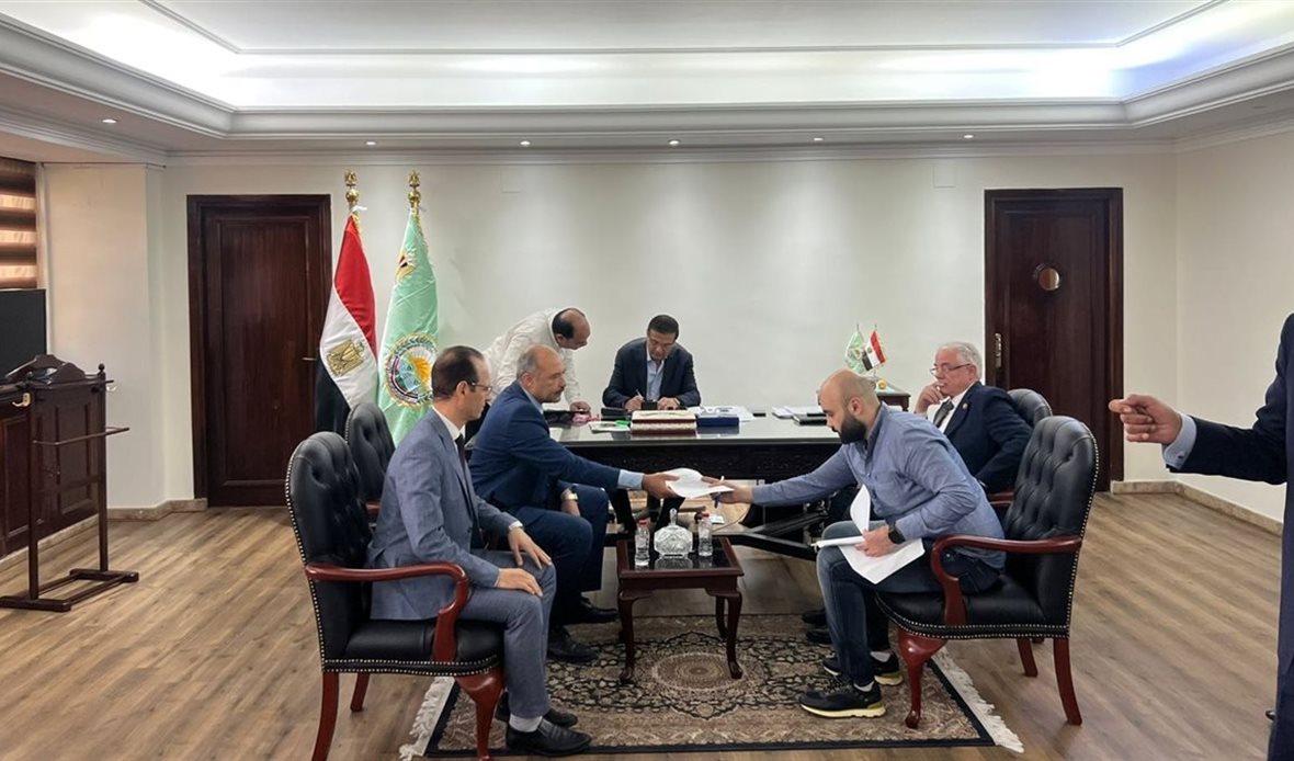 وزير الزراعة يواصل