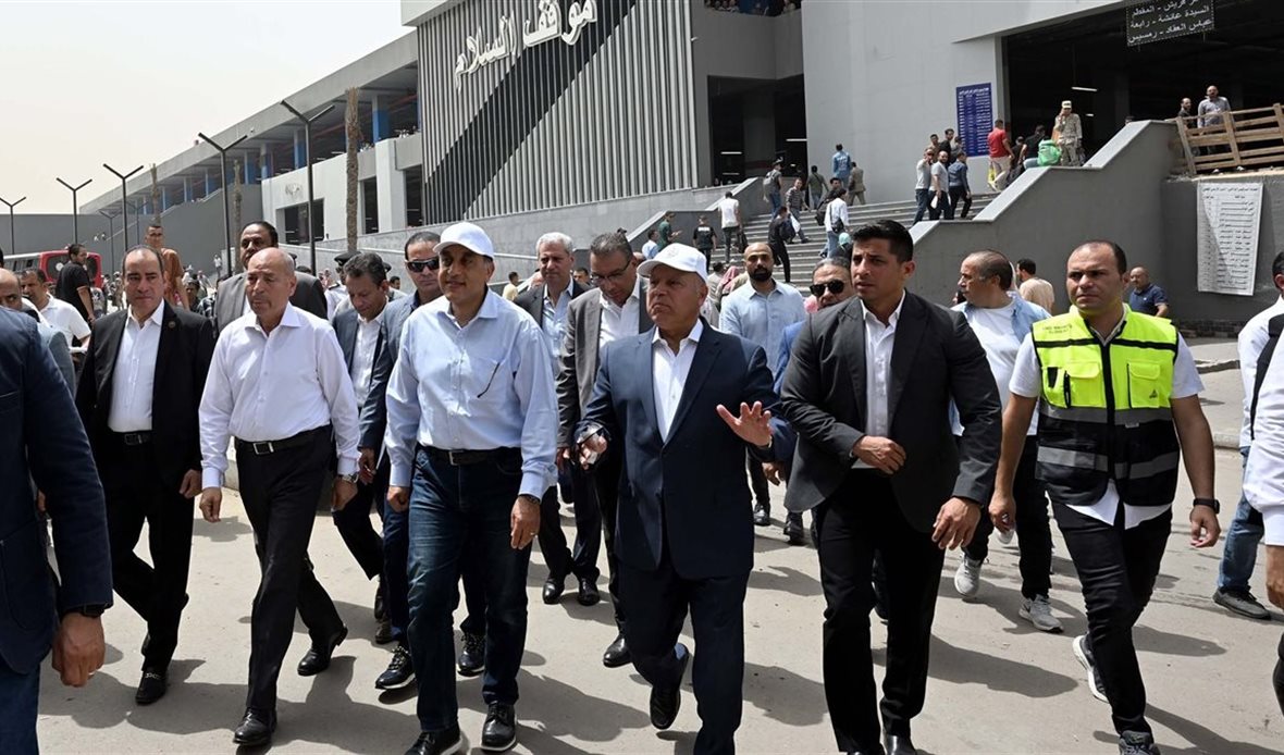رئيس الوزراء يتفقد