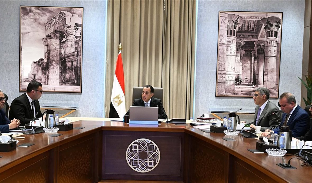 رئيس الوزراء يتابع