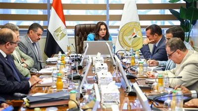 وزيرة التنمية المحلية تتابع أداء المراكز التكنولوجية بـ9 محافظات وتؤكد عدم التهاون في خدمات المواطنين وتسريع ملفات التصالح وتدريب العاملين بمركز سقارة