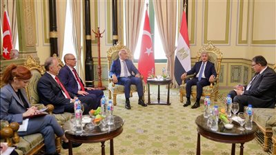 في إطار التعاون الإقليمي بين مصر وتركيا لتعزيز السياحة: لقاء بين وزيري السياحة في البلدين لبحث آليات الترويج السياحي المشترك وجذب السياحة البينية