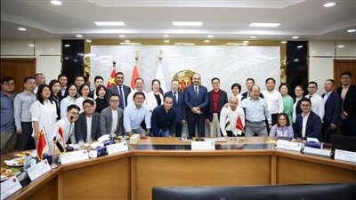 وزير قطاع الأعمال يبحث مع 37 مستثمرًا صينيًا من كبرى شركات الغزل والنسيج فرص الاستثمار الصناعي وتعزيز الشراكة الاقتصادية في مصر