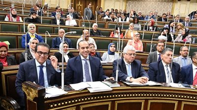 البرلمان يقر نهائيًا تعديل قانون مزاولة مهنة الصيدلة لتحقيق المساواة بين طلاب القطاع الصحي وتطوير التأهيل العملي للخريجين