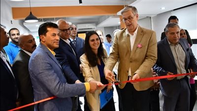 وزير الشباب والرياضة ومحافظ القليوبية يفتتحان معمل الابتكار في مركز شباب المنشية لتطوير مهارات الشباب ودعم ثقافة الابتكار وريادة الأعمال