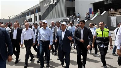 رئيس الوزراء يتفقد موقف السلام النموذجي خلال جولة الأتوبيس الترددي ويؤكد استمرار صيانته لمنع عودة العشوائية واستدامة تشغيله الحضاري