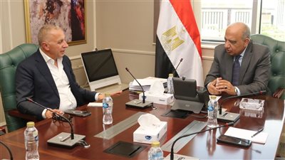 الكهرباء تبحث مع 