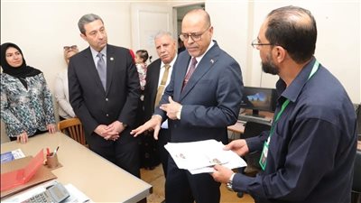 وزير العمل محمد جبران يتفقد مديرية العمل بدمياط ويحث على تطوير الخدمات وتعزيز علاقات العمل وتحسين بيئة العمل لخدمة المواطنين وتوفير فرص العمل