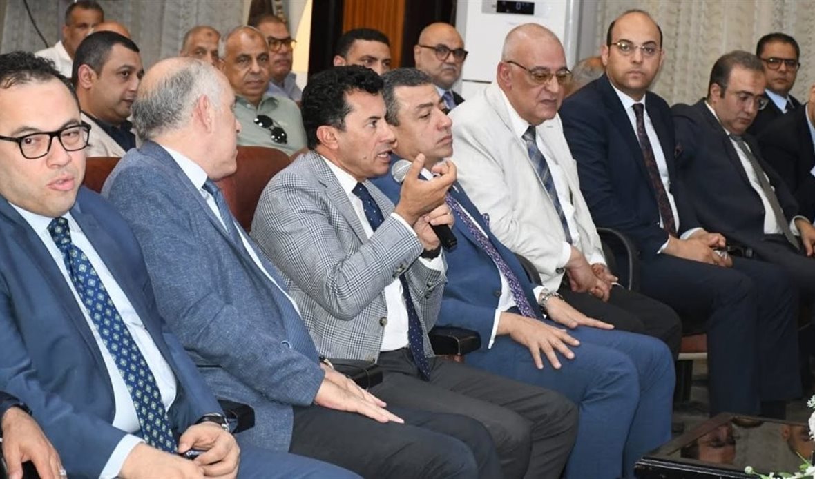 وزير الشباب والرياضة