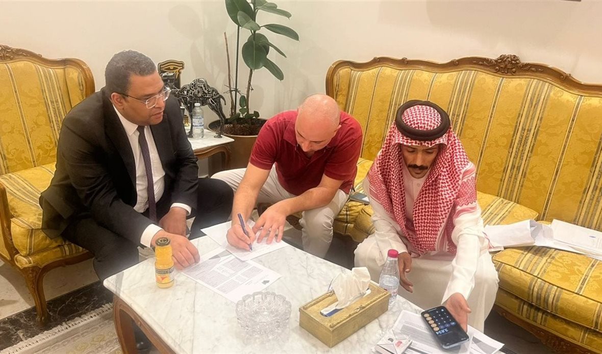 وزير العمل يعلن إنهاء
