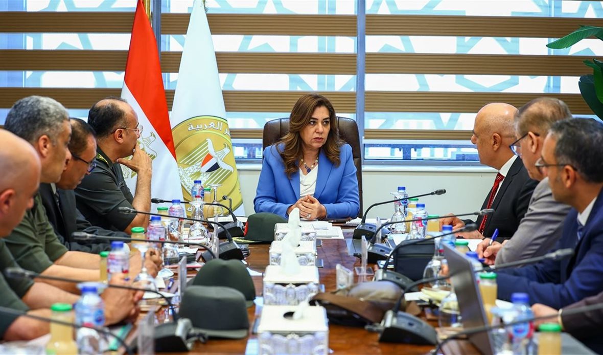 اجتماع بقيادة وزيرة