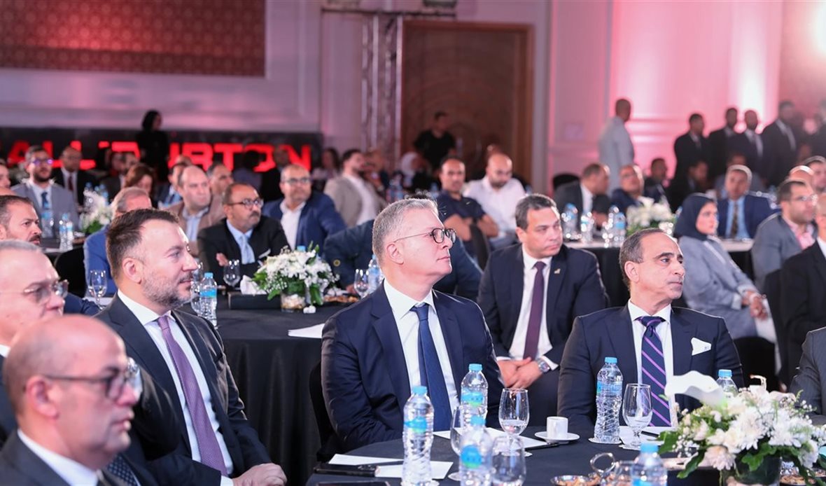 وزير البترول يشهد
