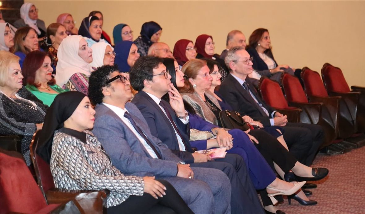 وزير الثقافة يشهد