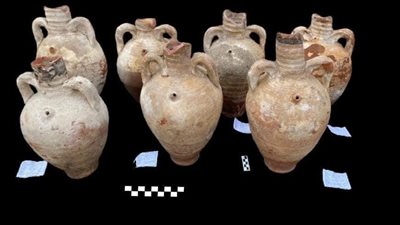 الكشف عن مبنى أثري في منقباد يعود للقرنين السادس والسابع الميلادي وجداريات قبطية نادرة تكشف رموزًا روحية وتفاصيل فنية غير مسبوقة