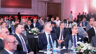 وزير البترول يحتفل بمرور 25 عامًا على إدخال التكسير الهيدروليكي في مصر ويؤكد أهمية الذكاء الاصطناعي في زيادة الإنتاج وتحقيق الاستدامة