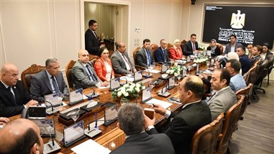 وزير الشباب والرياضة يبحث خطة العمل المقبلة ويعلن فتح المنشآت مجانًا للمواطنين في عيد الأضحى مع برامج ترفيهية ورياضية لجميع الفئات