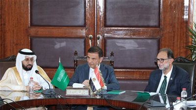 وزير الزراعة يناقش مع هيئة الغذاء السعودية إزالة القيود على البصل المصري وتوسيع الاستثمارات الخليجية في القطاع الزراعي لتأمين احتياجات البلدين من الغذاء