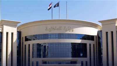 ضبط شخصين حطما حاجزًا خرسانيًا وسرقا أسياخ حديدية من الطريق الدائري بالخصوص