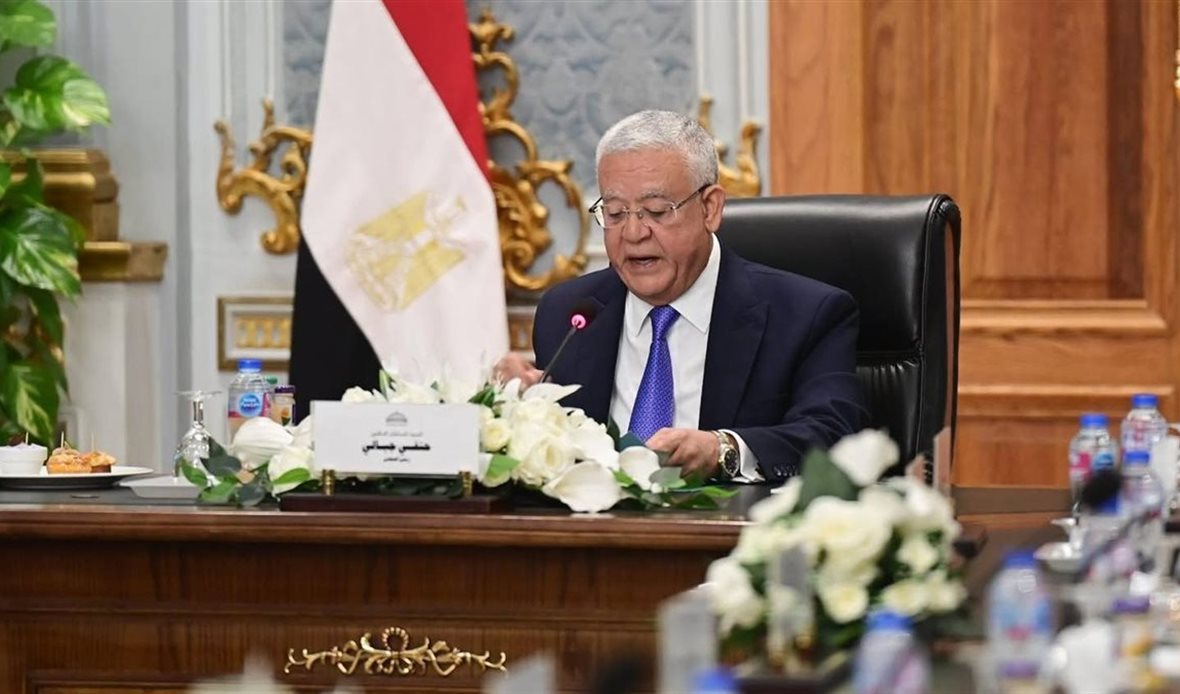رئيس البرلمان يشيد