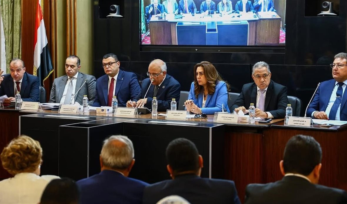 اجتماع مشترك في مجلس