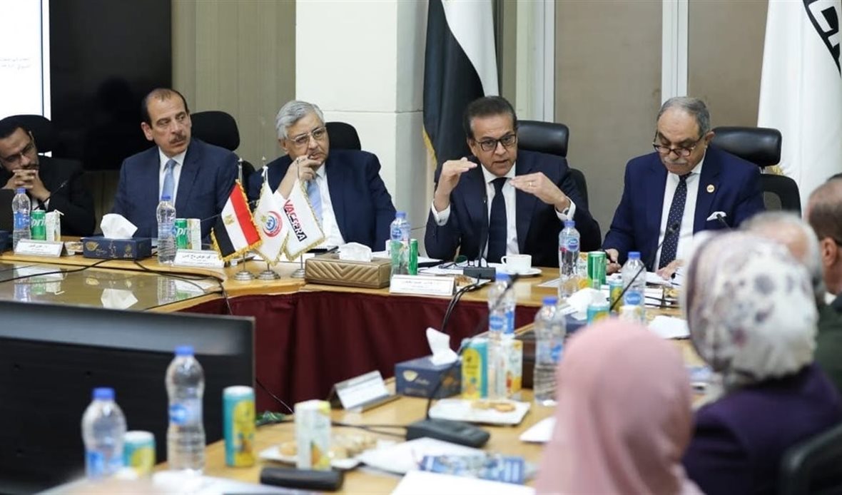 اجتماع خالد عبدالغفار
