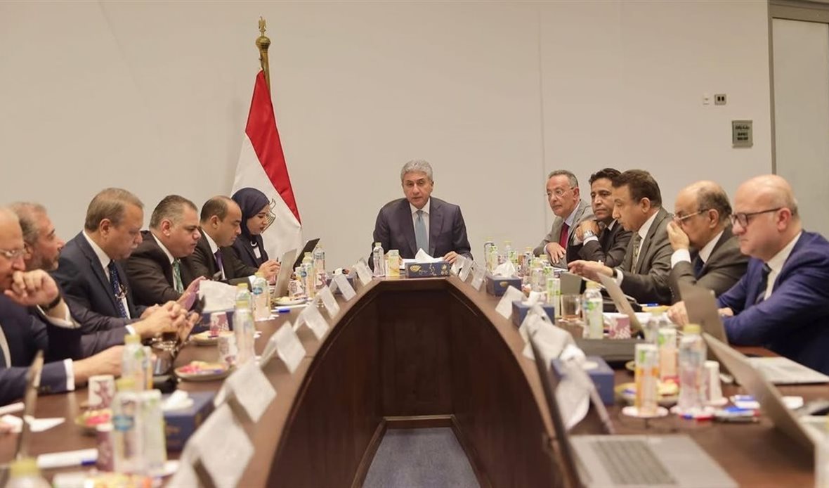 اجتماع بقيادة وزير
