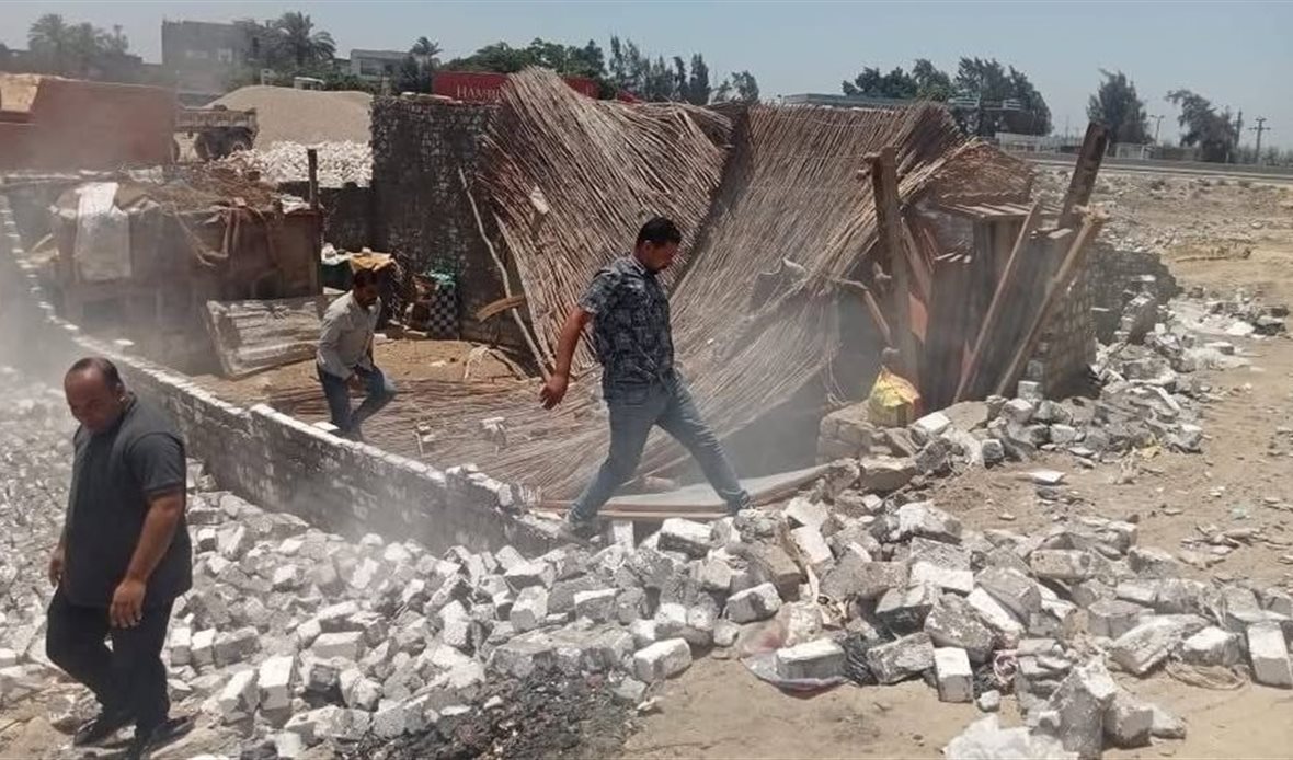 مشهد من الأراضي بعد