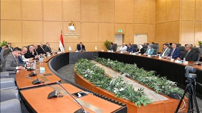وزير الإسكان يطلق خطة وطنية لترشيد استهلاك الطاقة والمياه في المدن الجديدة