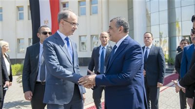 وزير الإنتاج الحربي يبحث مع رئيس وزراء صربيا آفاق التعاون الصناعي لتوطين التكنولوجيا وتعزيز الشراكة الاستراتيجية بين البلدين