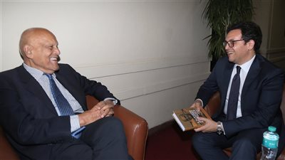 وزارة الثقافة تكرم السير مجدي يعقوب وتكشف عن تمثال 