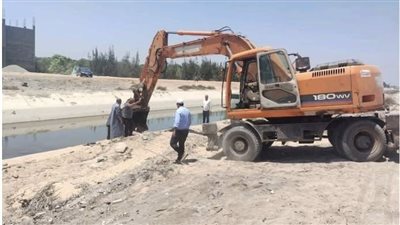إزالة تعديات على أراضٍ زراعية وأملاك دولة بمساحة 2030 مترًا في الشرقية