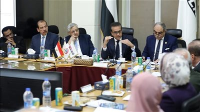 خالد عبدالغفار يترأس اجتماع «ڤاكسيرا» لاعتماد الميزانية ومناقشة خطط التوسع في إنتاج اللقاحات