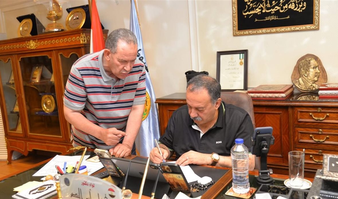 محافظ أسيوط يعتمد