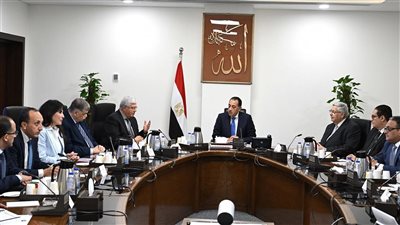رئيس الوزراء يستعرض نتائج التعاون بين أكسفورد ومستشفى 500500 لتطوير علاجات جينية متقدمة للأورام السرطانية