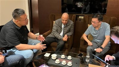 وزير الكهرباء يبحث في الصين إنشاء مصنع بطاريات تخزين طاقة بمصر ضمن خطة توطين الصناعات النظيفة وتعزيز التحول للطاقة المتجددة