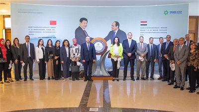 زيارة ميدانية لـ 30 سفيرًا إلى منطقة السخنة الصناعية لتفقد مشروعات اقتصادية كبرى وبحث فرص الاستثمار المشترك وتعزيز التكامل اللوجستي المصري