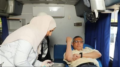محافظ الجيزة يطلق حملة التبرع بالدم من ميدان مصطفى محمود