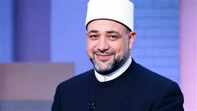 لماذا الإسلام دين السلام؟ الدكتور أيمن أبو عمر يشرح كيف يغرس الإسلام الطمأنينة في القلوب ويصنع مجتمعًا متراحمًا ينعم بالأمن والاستقرار