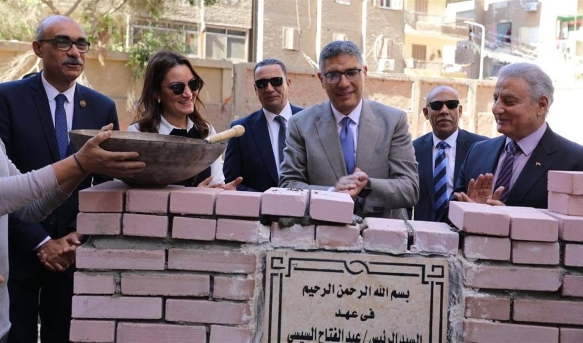 وضع حجر أساس مكتبة