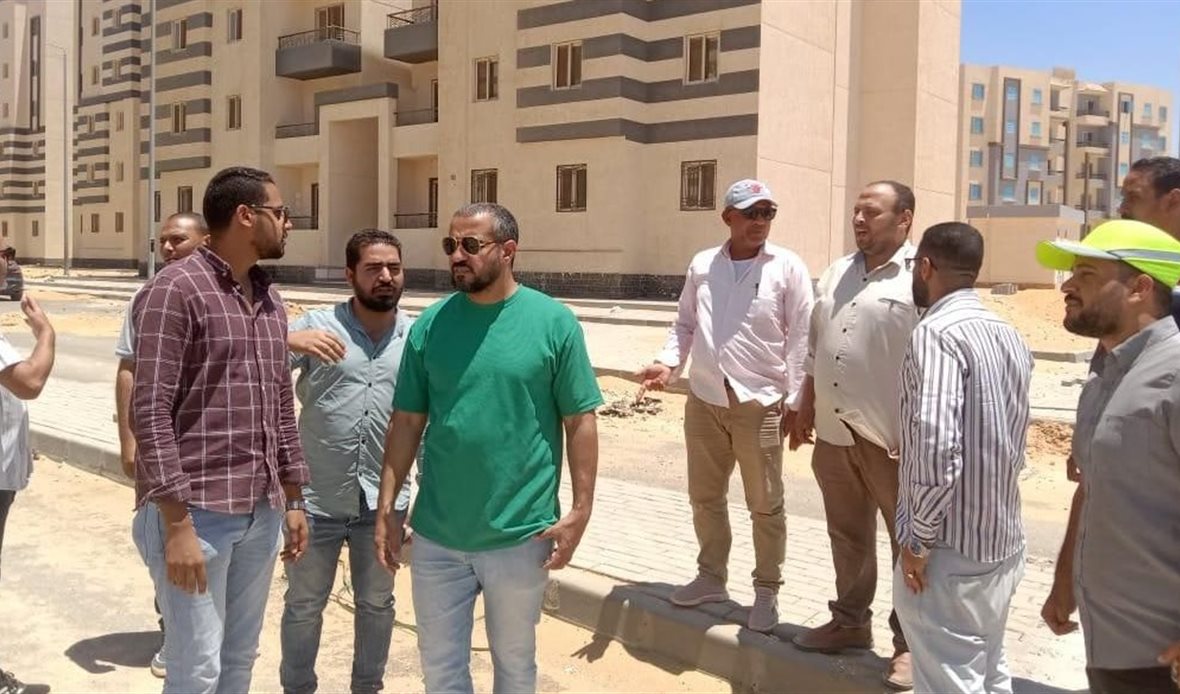 وزير الإسكان يتابع
