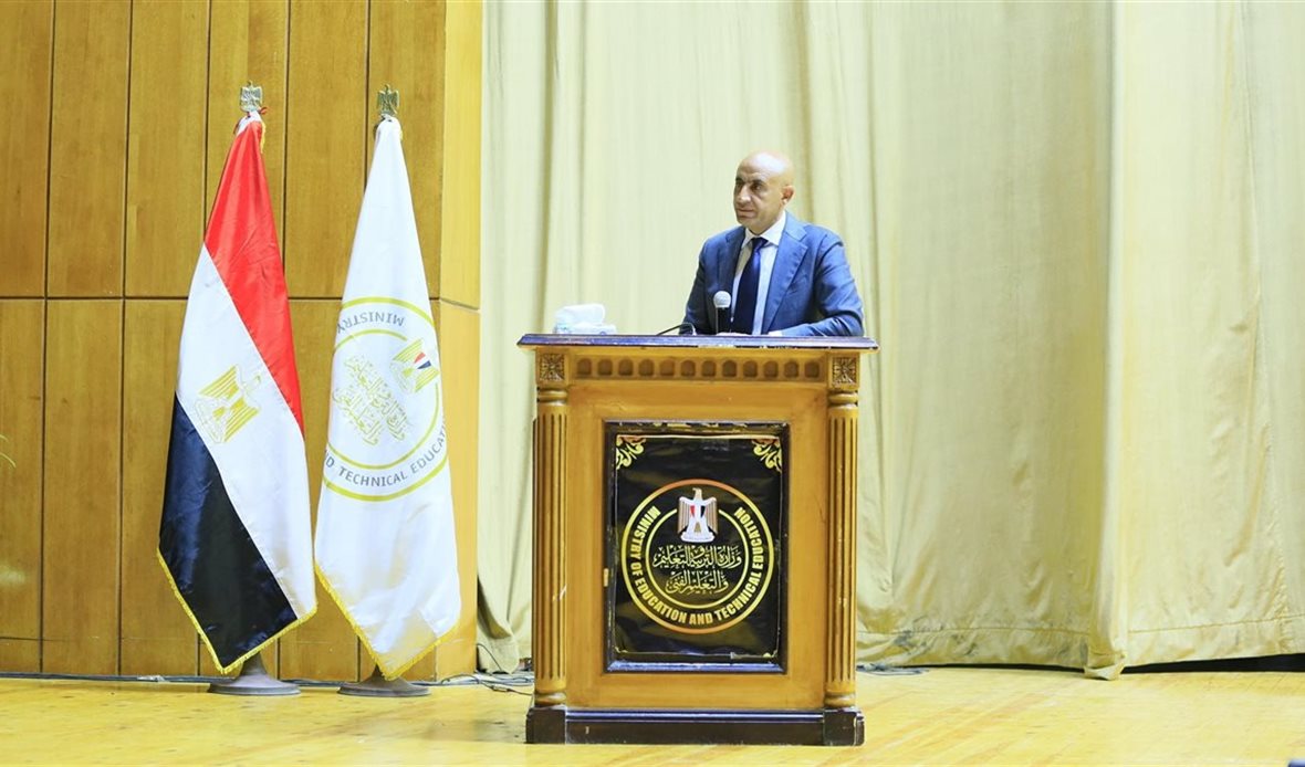 اجتماع وزير التربية